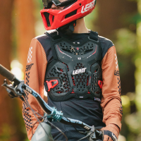 Leatt Chest Protector 4.5 Hybrid Jr V26 schwarz SM